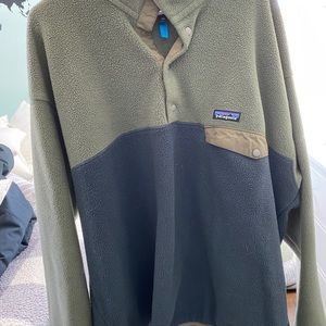 Patagonia crew neck sweatshirt